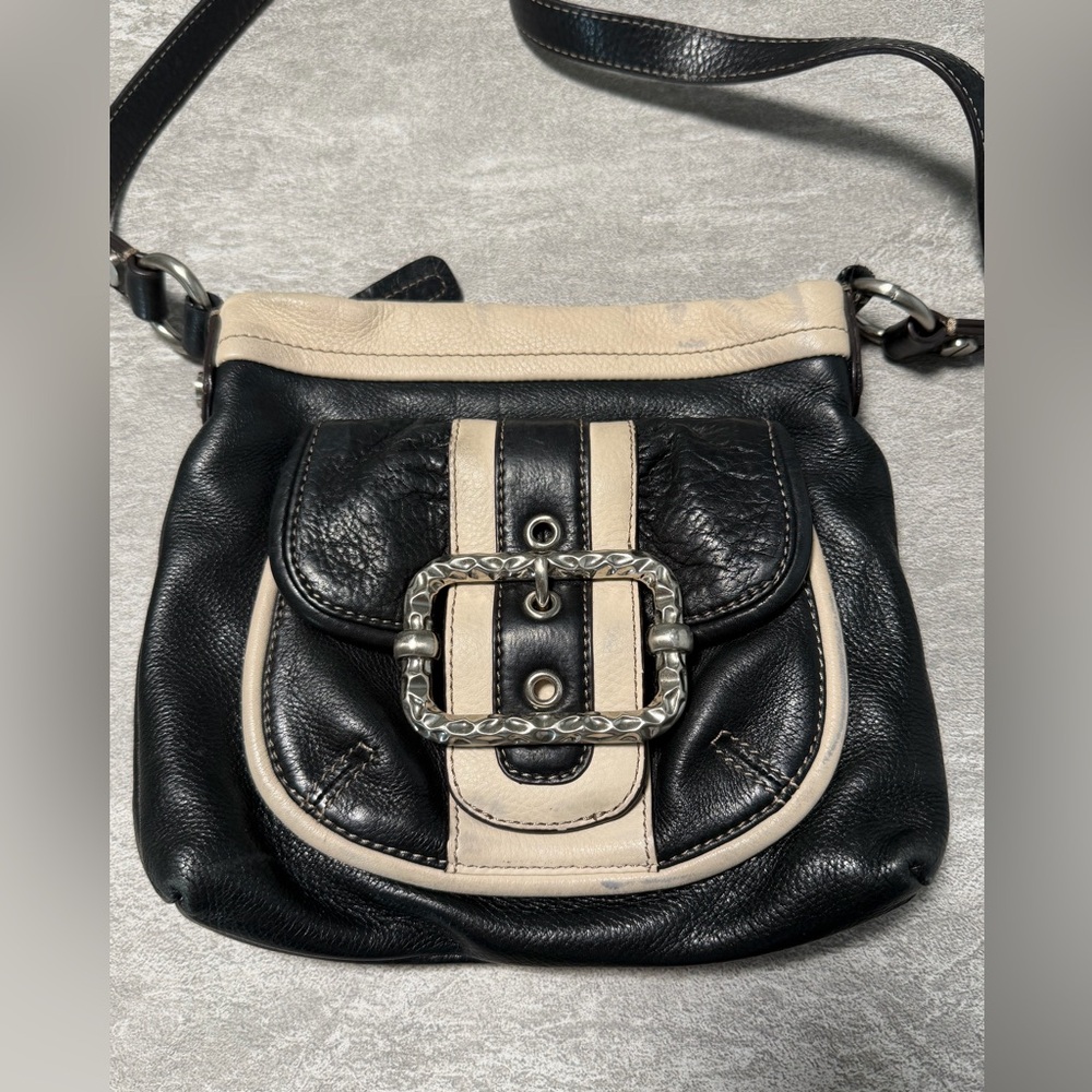 B Makowsky Leather Crossbody Bag Purse Silver Buckle Black And White Pockets